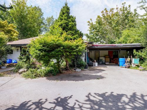 3140 Campion Rd, Central Saanich, BC, V8M1W7 | Card Image