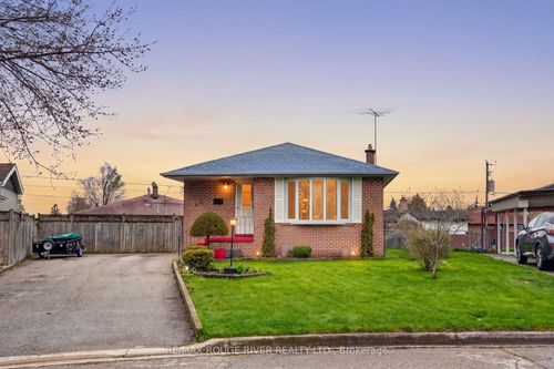 812 Bem Ave, Pickering, ON, L1W1X1 | Card Image