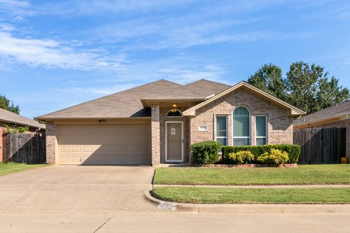 5509 Tiara Ct, Arlington, TX, 76017-1996 | Card Image