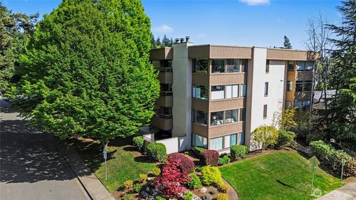 202-10101 Se 3rd St, Bellevue, WA, 98004-6078 | Card Image