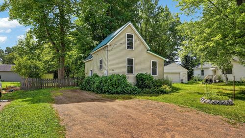204 Noble St, Hinckley, MN, 55037-8330 | Card Image