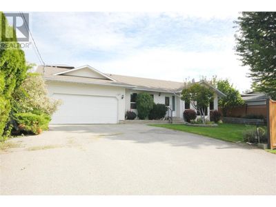 333 Juniper Ave, House other with 3 bedrooms, 2 bathrooms and 4 parking in Kaleden BC | Image 1