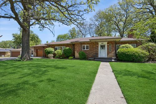 667 N Lake St, Grayslake, IL, 60030-1471 | Card Image
