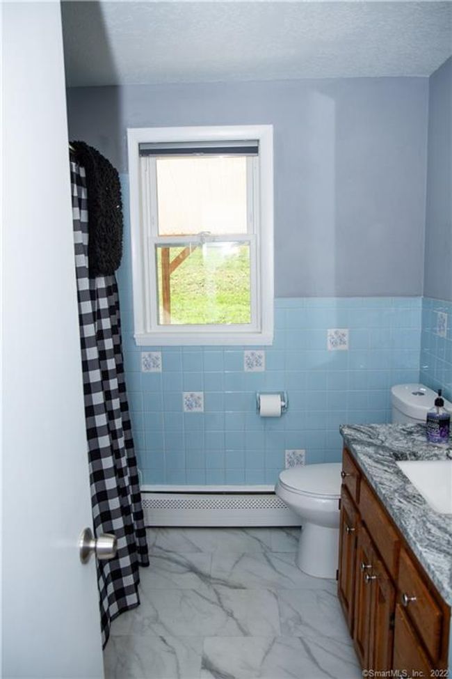 1st Floor Bath | Image 15