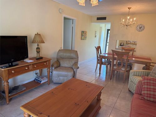 108-2800 Nw 47th Ter, Lauderdale Lakes, FL, 33313-1752 | Card Image