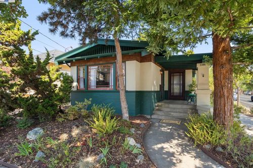 1300 Regent St, Alameda, CA, 94501-4628 | Card Image