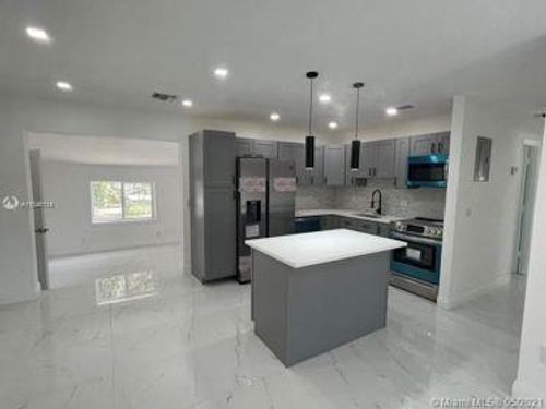 751 Nw 18th St, Pompano Beach, FL, 33060-5151 | Card Image