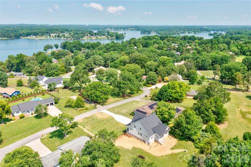 102 Starmount Dr, Kings Mountain, NC, 28086-8500 | Card Image