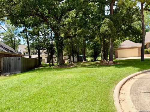 17 Melbourne Ct, Montgomery, TX, 77356-8211 | Card Image