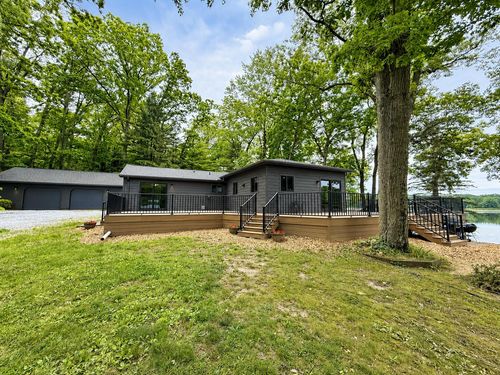 27661 Pine Lake St, Edwardsburg, MI, 49112-9633 | Card Image