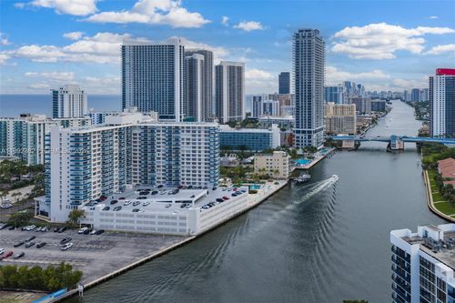 522-3800 S Ocean Dr, Hollywood, FL, 33019-2917 | Card Image