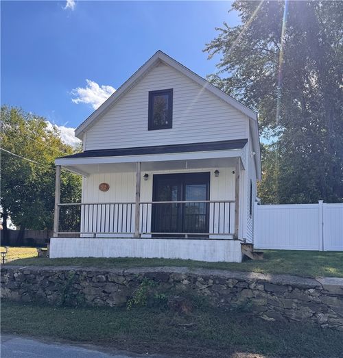 82 Middle Street, East Providence, RI, 02915 | Card Image