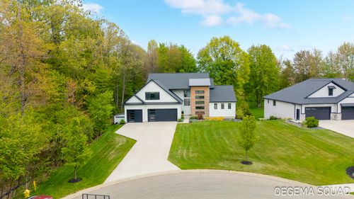 5391 Eaglepass Dr, Hudsonville, MI, 49426-9529 | Card Image