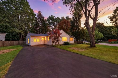 22 Richlee Dr, Camillus, NY, 13031-1549 | Card Image