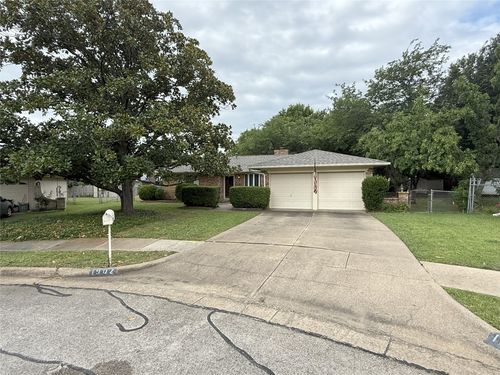 1902 Green Apple Ln, Arlington, TX, 76014-1632 | Card Image