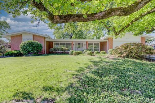 38 Forestvale Dr, Chesterfield, MO, 63017-3240 | Card Image