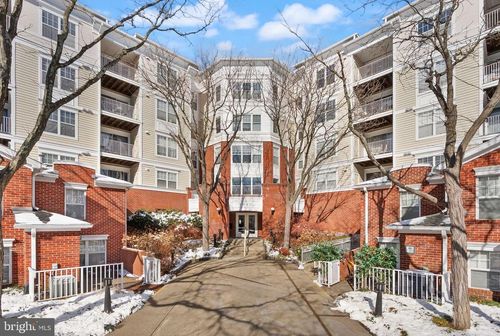 unit-305-1625 International Dr, MCLEAN, VA, 22102-4814 | Card Image