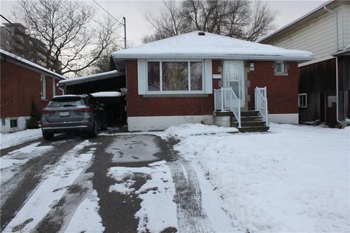 {{alt}} | Card Image