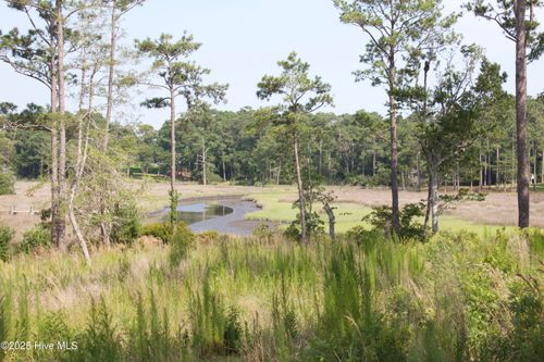 407 Salt Creek Rd, Swansboro, NC, 28584-7538 | Card Image