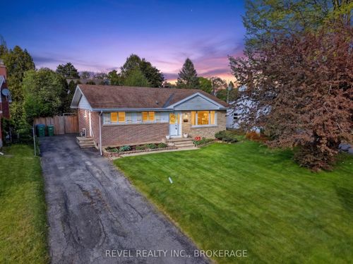 136 Braemar Road, Kingston, ON, K7M4B8 | Card Image