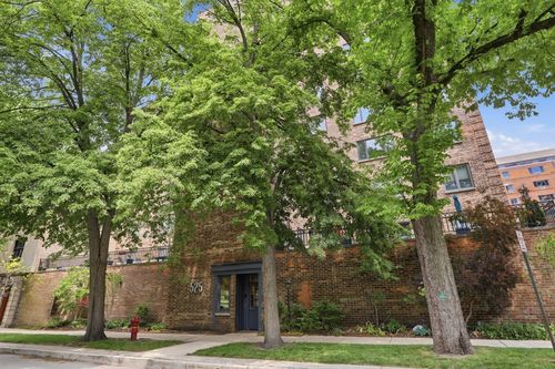 2d-525 Grove St, Evanston, IL, 60201-4641 | Card Image