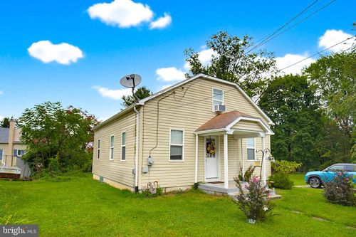 525 Fairfax Rd, YORK, PA, 17404-1331 | Card Image