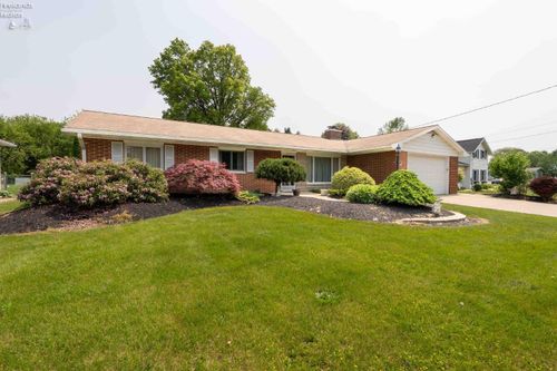 642 W Maple St, Clyde, OH, 43410-1548 | Card Image