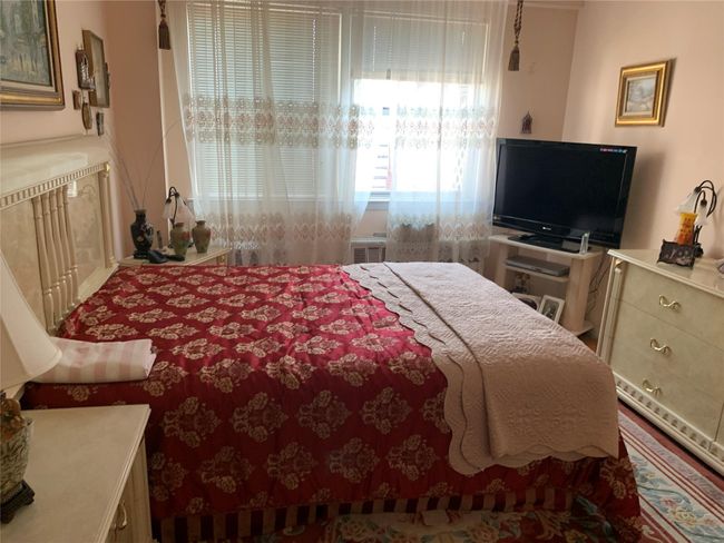 View of bedroom | Image 6