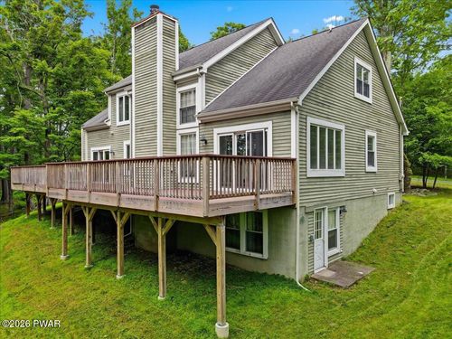 161 Fawnwood Dr, Greentown, PA, 18426-3526 | Card Image