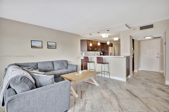 APT-5D - 3000 E Sunrise Blvd, Condo with 1 bedrooms, 2 bathrooms and null parking in Fort Lauderdale FL | Image 15