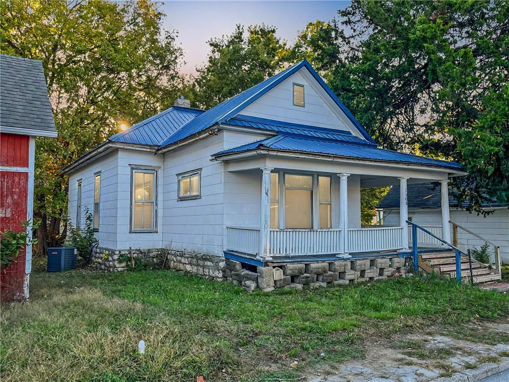 Main St, Trenton, MO 64683