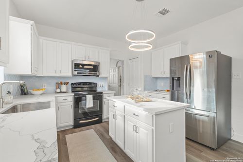 12811 Point Gap, San Antonio, TX, 78253-5561 | Card Image