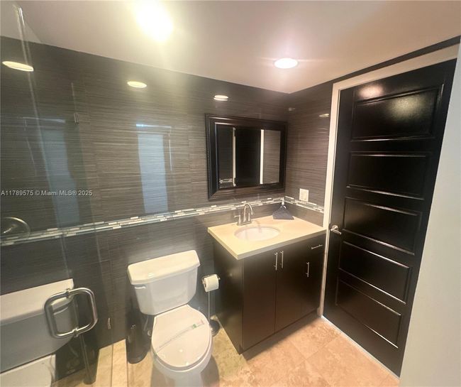 APT-5Y - 3801 S Ocean Dr, Condo with 1 bedrooms, 1 bathrooms and null parking in Hollywood FL | Image 25
