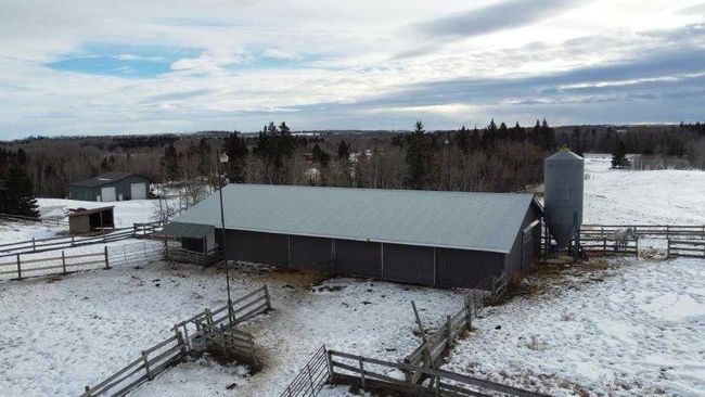 10 - 2168 Hwy 587, Home with 5 bedrooms, 3 bathrooms and null parking in Rural Red Deer County AB | Image 6