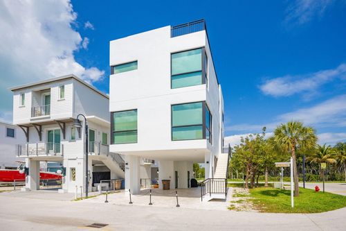 209-94825 Overseas Hwy, Key Largo, FL, 33037-3894 | Card Image