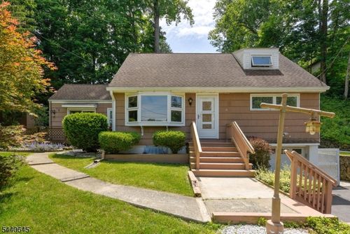 16 Lenape Ave, Newton, NJ, 07860-9751 | Card Image