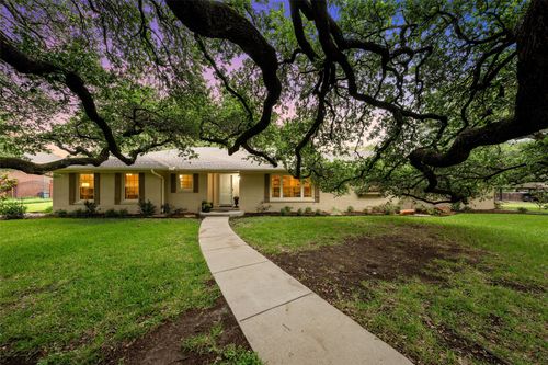 4901 Meadow Wood Dr, Waco, TX, 76710-1660 | Card Image