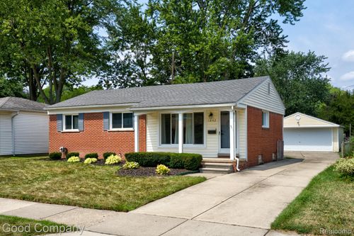 1842 Massoit Road, Royal Oak, MI, 48073 | Card Image