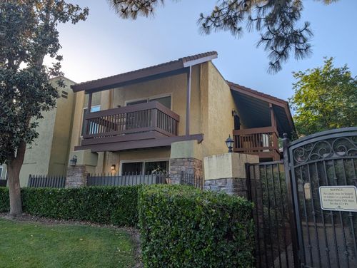 205-2909 Huntington Boulevard, Fresno, CA, 93721 | Card Image