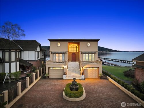 4701 Ne Shore Pl, Lake Forest Park, WA, 98155-5639 | Card Image