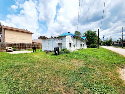 Corner lot with prompt access to 45 frwy | Image 1