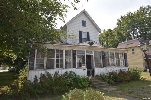 519 W Chestnut St, Mason City, IL, 62664-1323 | Card Image