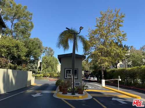 132-4806 Hollow Corner Rd, Culver City, CA, 90230-8576 | Card Image