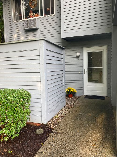 1-1 Sundance Dr, Branford, CT, 06405-2530 | Card Image