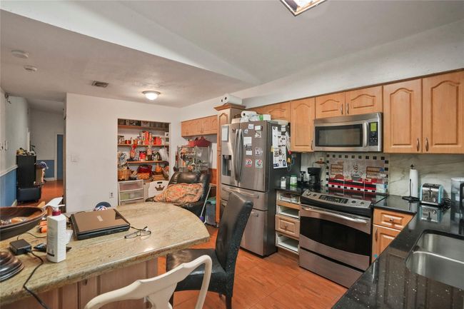 2846 W 75 Th Ter, House other with 3 bedrooms, 2 bathrooms and null parking in Hialeah FL | Image 17