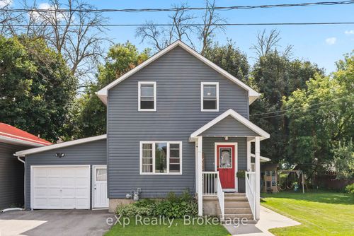 140 King St E, Mount Forest, ON, N0G2L2 | Card Image