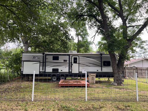 105 W Wrights Ave, Comanche, TX, 76442-1753 | Card Image