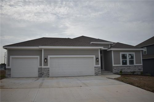 1015 Poplar Ln, Liberty, MO, 64068-4362 | Card Image