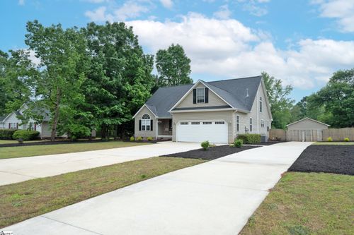 8 Wooded Glenn Ct, Pelzer, SC, 29669-8953 | Card Image