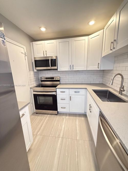 apt-1823-2261 Ne 67th St, Fort Lauderdale, FL, 33308-1230 | Card Image